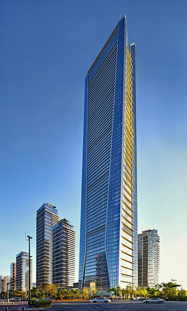 Architectural photography of super tall buildings and skyscrapers in China and Asia by Paul Dingman, architectural photographer serving China, Asia, Dubai, and the Middle East.