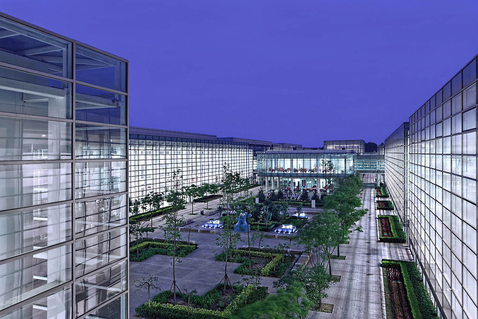 Interior, exterior, and aerial drone architectural photography of large scale projects by Paul Dingman, architectural photographer based in China and Asia. Paul Dingman photographs mixed-use projects, convention centers, and transporation facilities for architects, in China, Asia, and the Middle East.