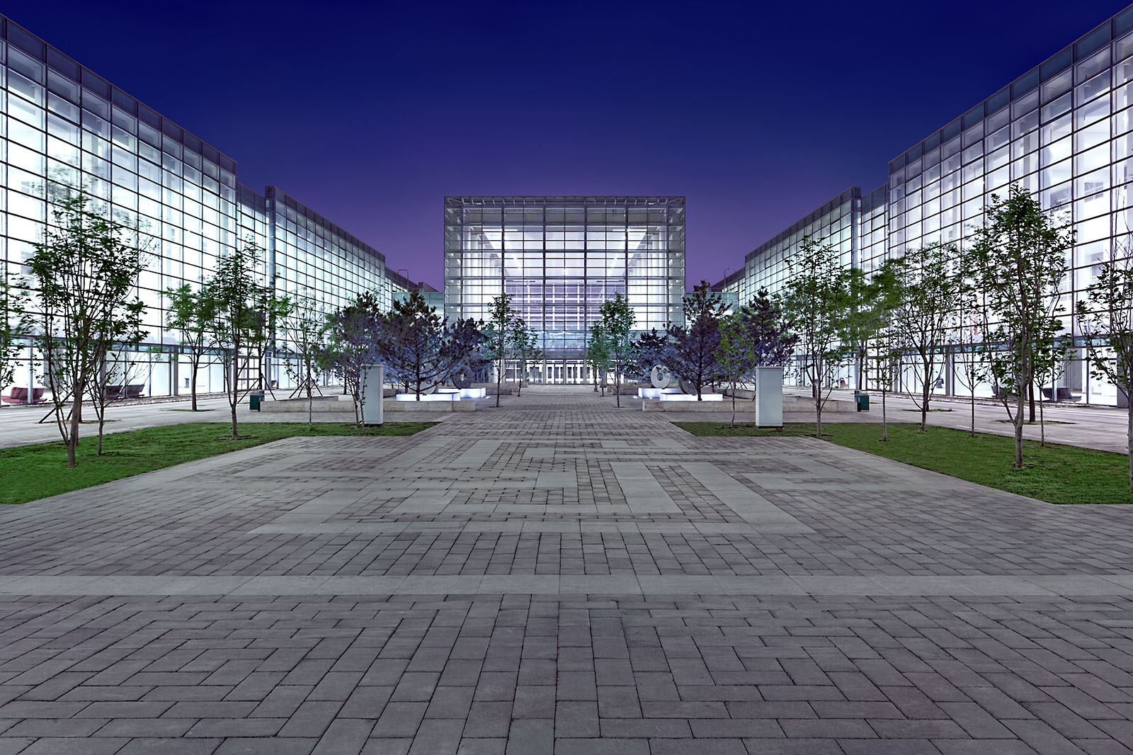 Interior, exterior, and aerial drone architectural photography of large scale projects by Paul Dingman, architectural photographer based in China and Asia. Paul Dingman photographs mixed-use projects, convention centers, and transporation facilities for architects, in China, Asia, and the Middle East.