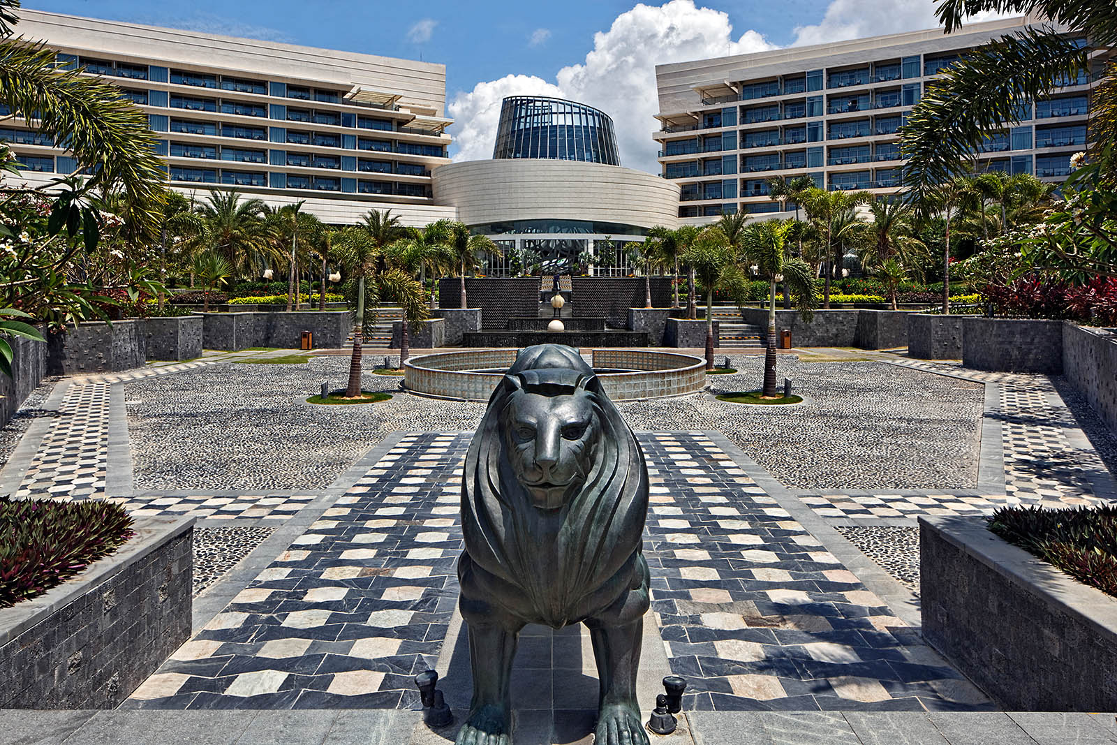 Interior and exterior architectural photography of the MGM Grand Sanya Resort in Sanya, China by hotel and resort photographer Paul Dingman