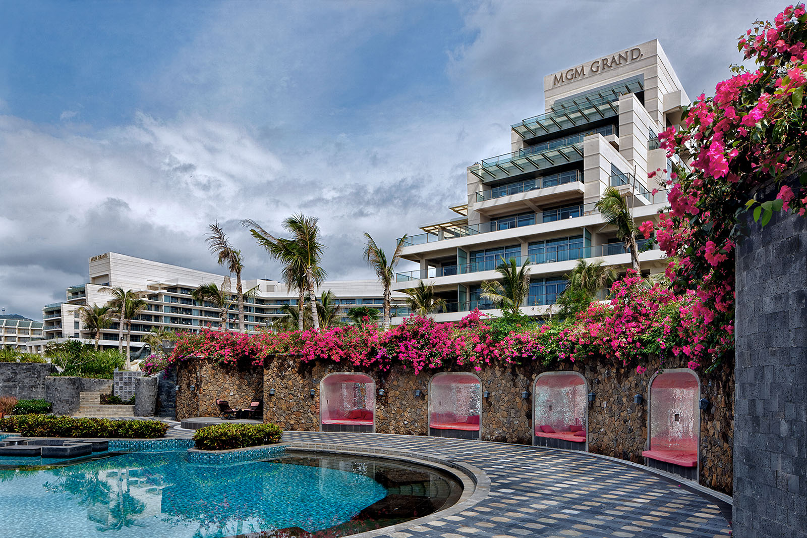 Interior and exterior architectural photography of the MGM Grand Sanya Resort in Sanya, China by hotel and resort photographer Paul Dingman
