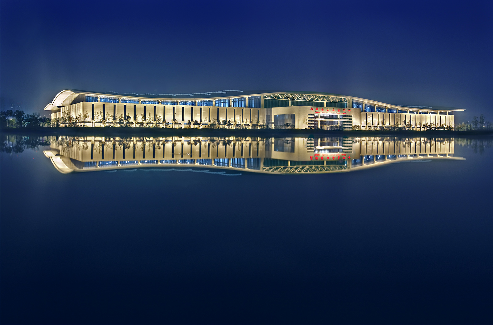 Interior, exterior, and aerial drone architectural photography of large scale projects by Paul Dingman, architectural photographer based in China and Asia. Paul Dingman photographs mixed-use projects, convention centers, and transporation facilities for architects, in China, Asia, and the Middle East.