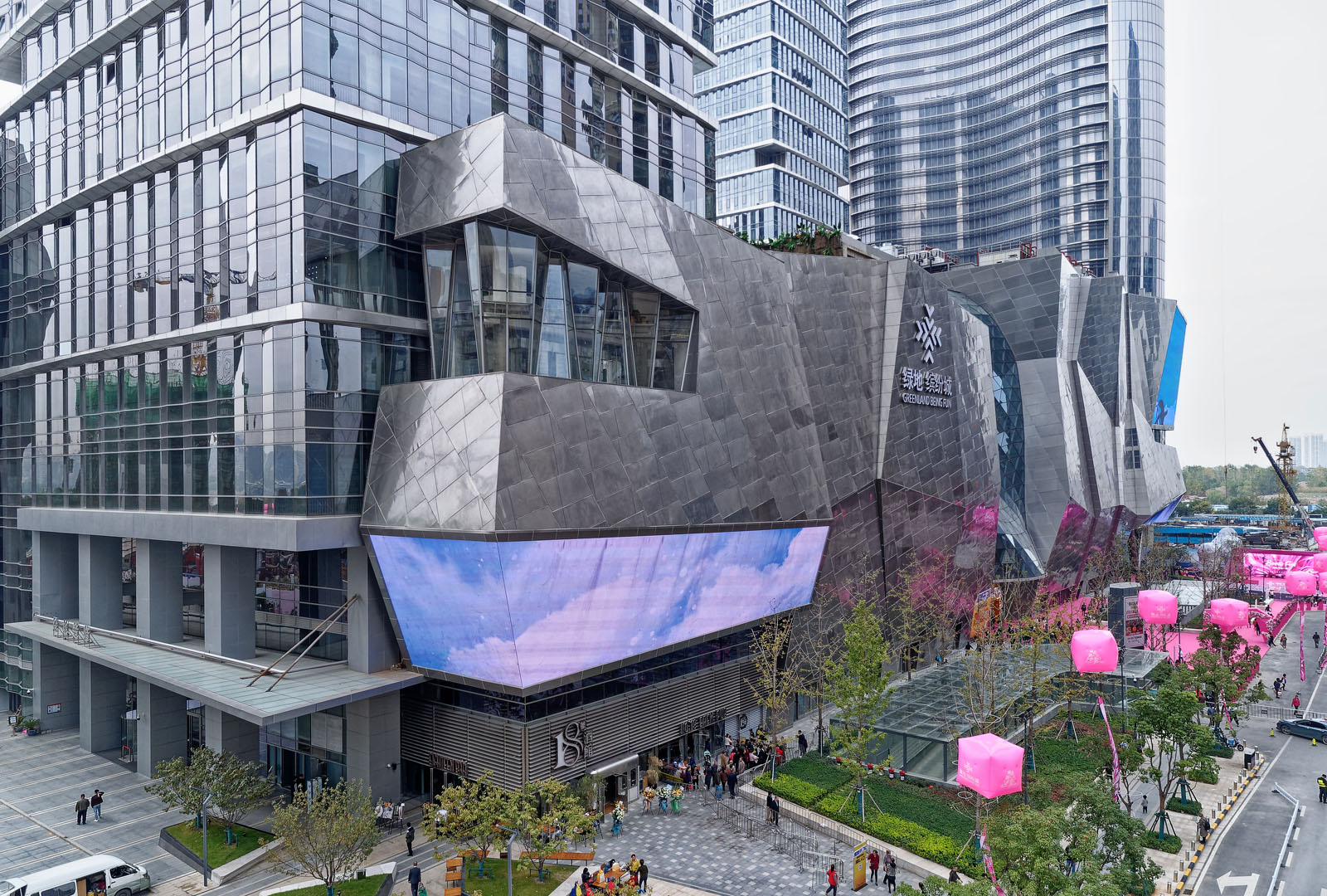 Architectural Photography of the architectural design of retail malls in China and Asia including, exteriors, interiors, and aerial drone photography. Paul Dingman designs photographs for architects.