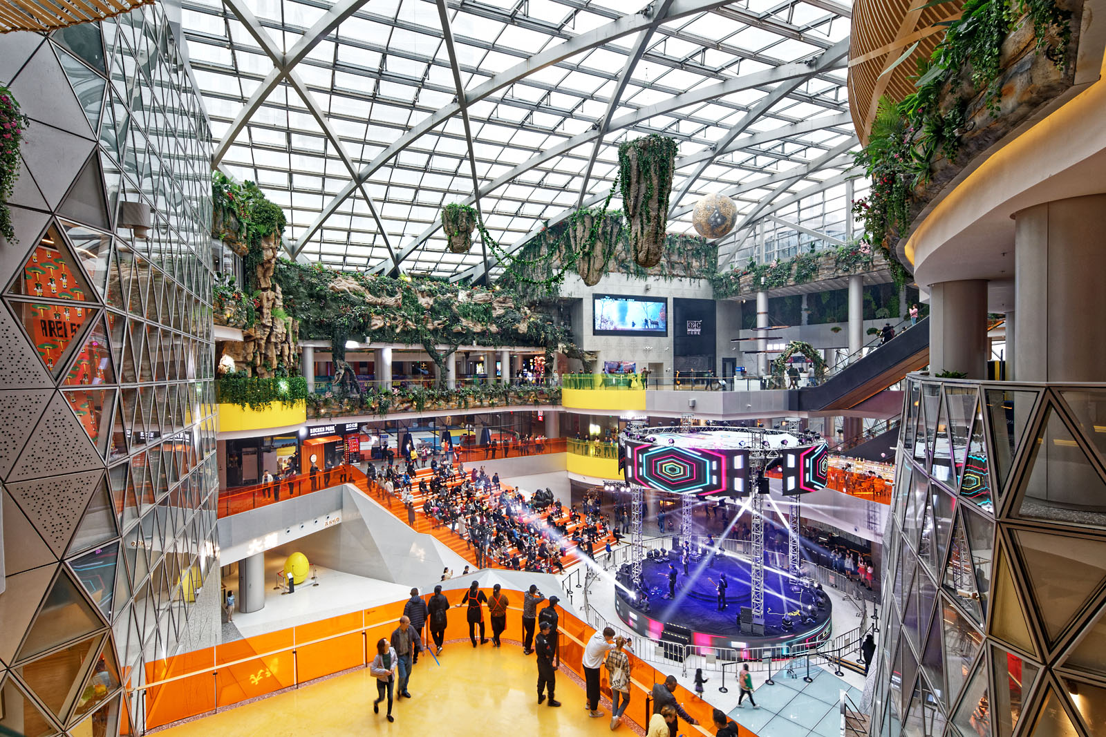 Architectural Photography of the architectural design of retail malls in China and Asia including, exteriors, interiors, and aerial drone photography. Paul Dingman designs photographs for architects.