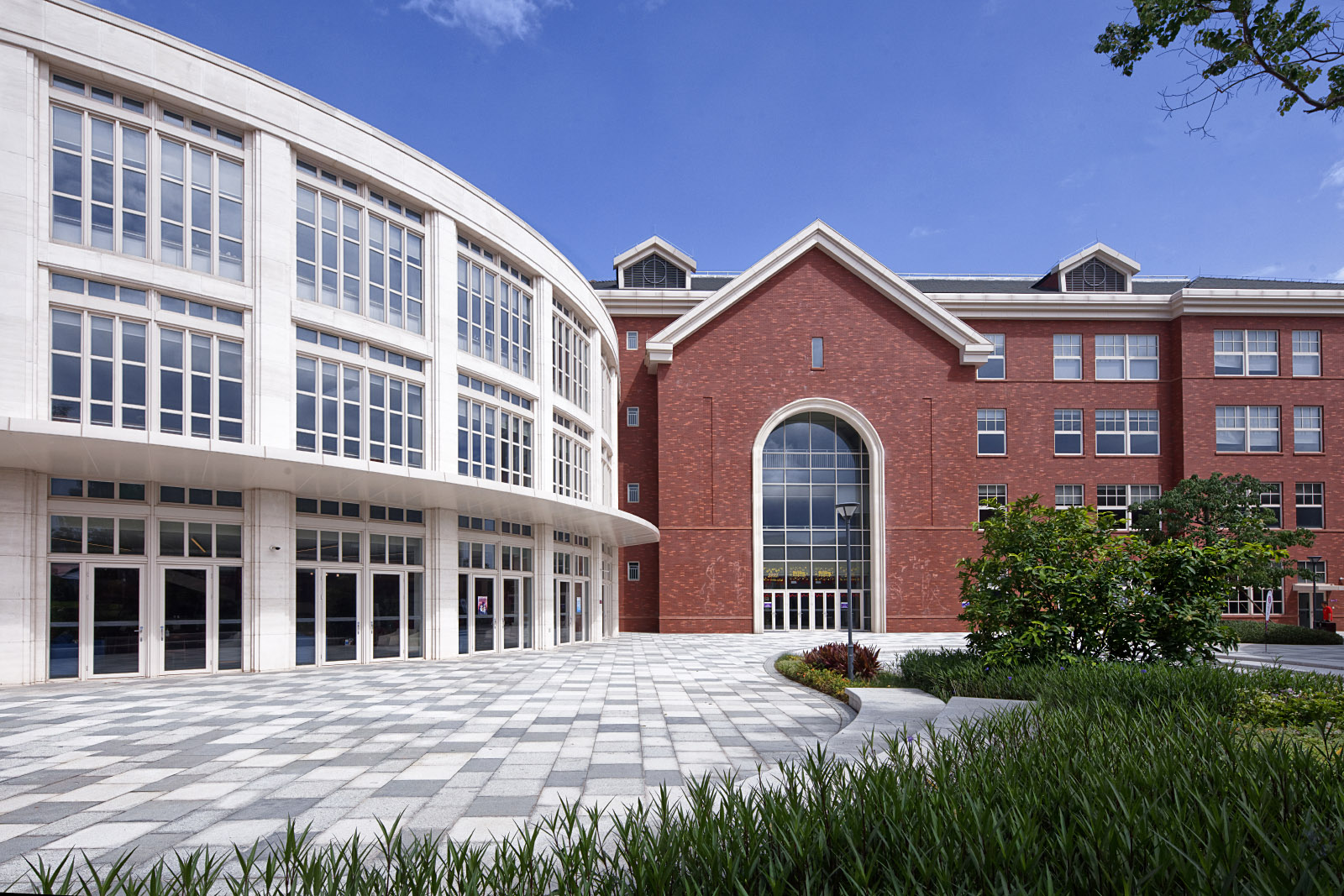 Exterior photography of the Taiwan Park International School in Dongguan, China. Architect: HDR.